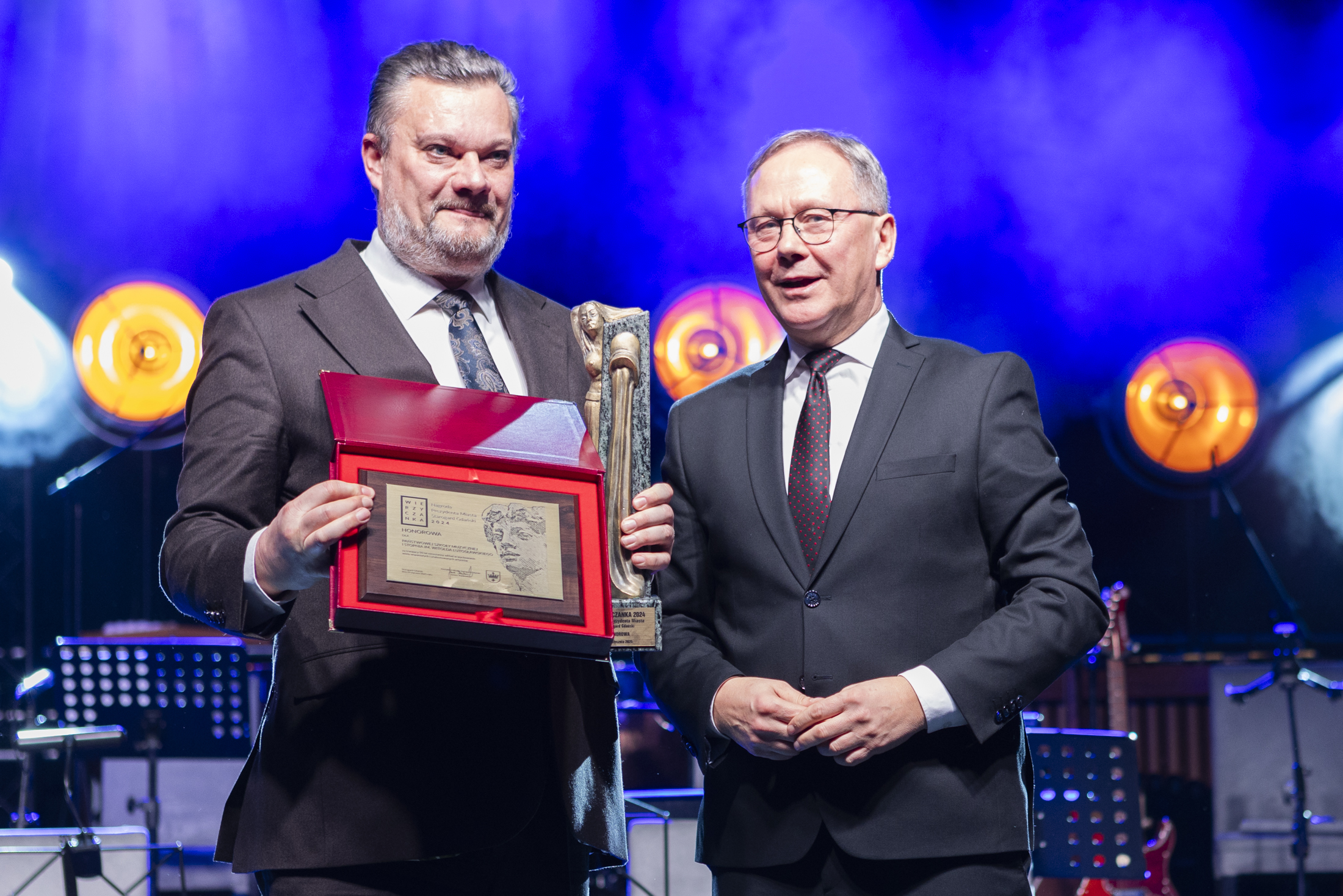 Dyrektor Państwowej Szkoły Muzycznej Tadeusz Negowski (z lewej) oraz&nbsp;Prezydent Miasta Starogard Gdański Janusz Stankowiak