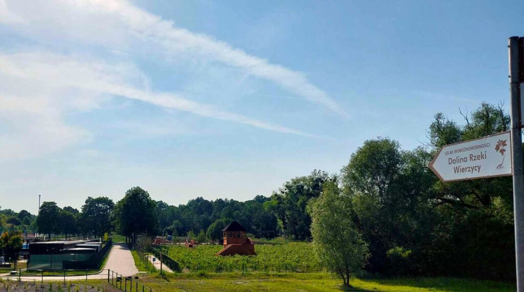 Labirynt. Starogard Gdański. Kompleks basenów letnich na Piekiełkach. (2)