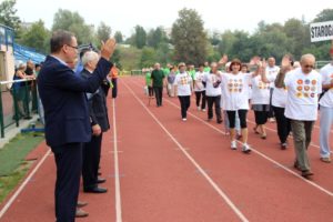 Władze miasta, gmin i powiatu pozdrawiają maszerujących sportowców-seniorów