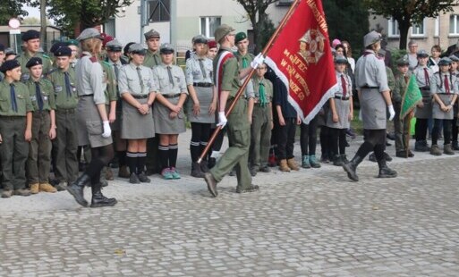 Zdjęcie do Pomnik i sztandar starogardzkich harcerzy po renowacji