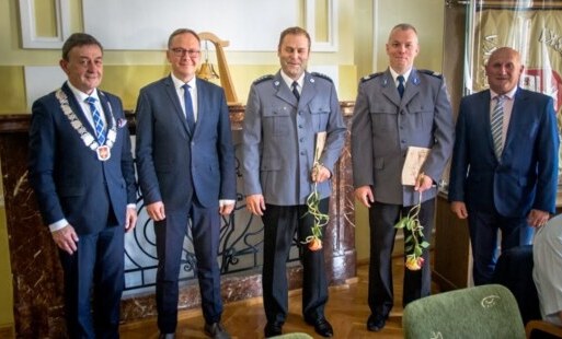 Zdjęcie do Wzorowo strzegą porządku