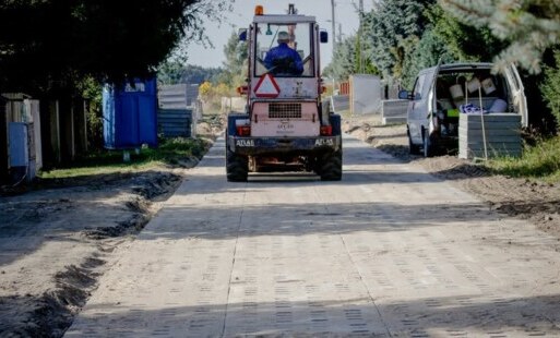 Zdjęcie do Jeszcze więcej utwardzonych dr&oacute;g w mieście