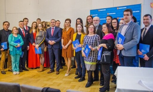 Zdjęcie do Wsparcie dla artyst&oacute;w