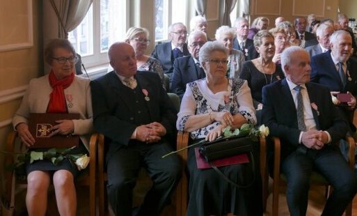 Zdjęcie do Razem przez p&oacute;ł wieku