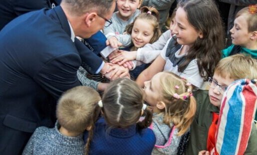 Zdjęcie do Dzieci szczęśliwe. SCWR otwarte