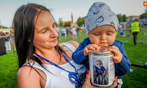 Zdjęcie do Zabawa i pomoc w parze przyniosły radość i wzruszenie