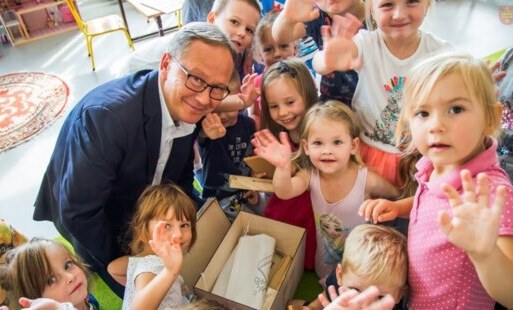Zdjęcie do Prezydent odwiedził przedszkolak&oacute;w