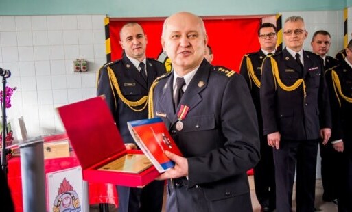 Zdjęcie do Pożegnał się ze służbą w Państwowej Straży Pożarnej
