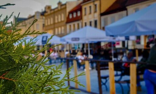 Zdjęcie do Fryzjerzy, kosmetyczki, restauracje i kawiarnie otwarte od poniedziałku 18 maja