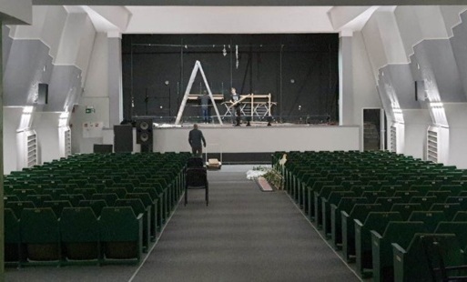 Zdjęcie do Remont sceny w kinie - więcej możliwości dla kultury