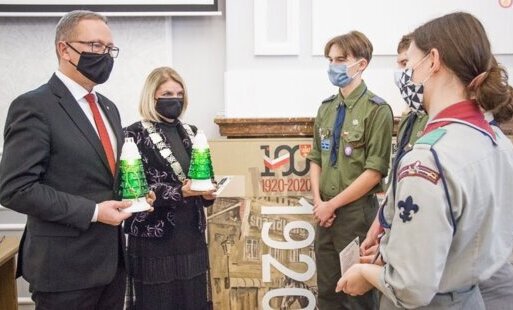 Zdjęcie do Starogardzcy harcerze przekazali Światło Pokoju