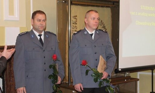 Zdjęcie do Nagrodzono najlepszych policjant&oacute;w