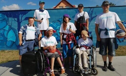 Zdjęcie do Naprzeciw wyzwaniom. ŚDS wydał płytę