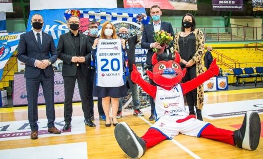 Zdjęcie do 20 lat z Polpharmą