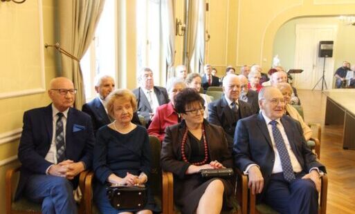 Zdjęcie do Zgłaszanie Jubilat&oacute;w obchodzących w roku 2021 jubileusz 50-lecia i 60-lecia pożycia małżeńskiego