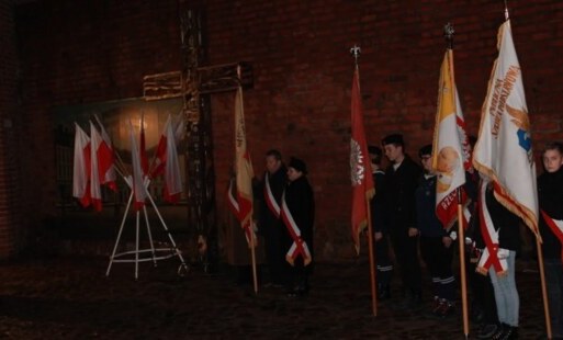 Zdjęcie do &bdquo;A mury runą runą runą i &hellip;.&rdquo;  34.rocznica wprowadzenia stanu wojennego