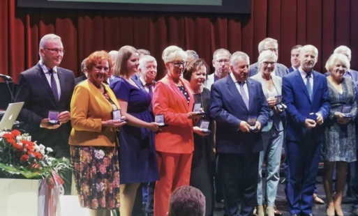 Zdjęcie do Prezydent z medalem
