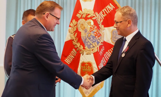 Zdjęcie do Prezydent odznaczony Medalem Pro Patria