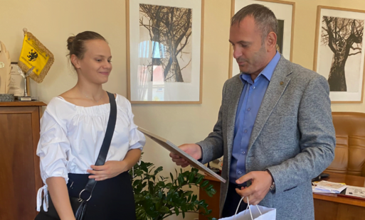 Zdjęcie do Nagroda Prezydenta Miasta w rękach pięcioboistki