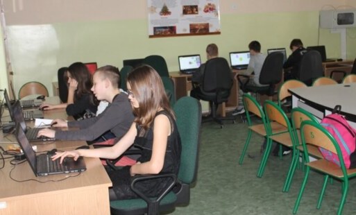 Zdjęcie do 130 nowych laptop&oacute;w już w szkołach