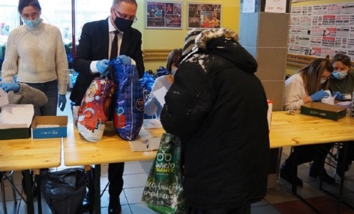 Zdjęcie do Świąteczne wsparcie dla potrzebujących
