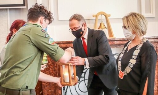 Zdjęcie do Harcerze przynieśli Betlejemskie Światło Pokoju
