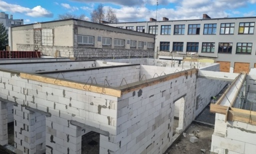 Zdjęcie do Widać mury nowej sali gimnastycznej