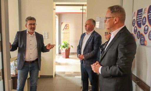 Zdjęcie do Małe biuro duży obszar działania
