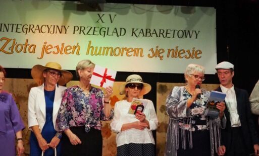 Zdjęcie do Entuzjazm, radość i kolory jesieni. To już XV Przegląd Kabaretowy "Złota jesień humorem się niesie"