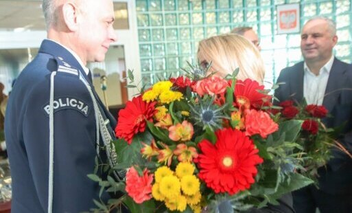 Zdjęcie do Po 30-latach służby w starogardzkiej policji otrzymał zasłużony awans