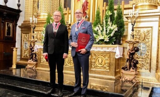 Zdjęcie do Janusz Stankowiak i Stefan Scharmach kawalerami Kr&oacute;lewskiego Orderu św. Stanisława