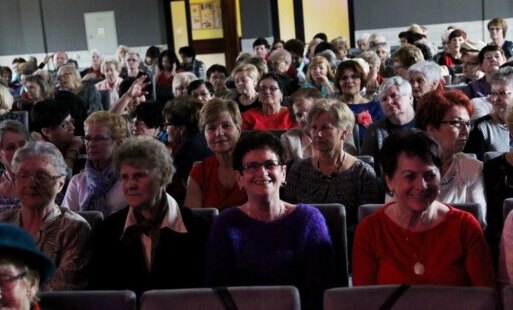 Zdjęcie do Seniorki świętowały Dzień Kobiet w Starogardzkim Centrum Kultury