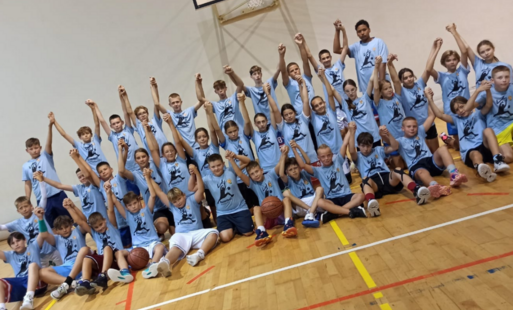 Zdjęcie do Po raz XVII zagrają w Mikołajkowym Turnieju Koszyk&oacute;wki