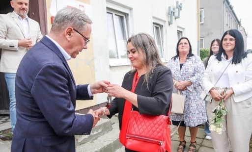 Zdjęcie do Odebrały klucze do nowych mieszkań