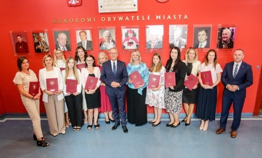 Zdjęcie do Dwanaście nauczycielek mianowanych