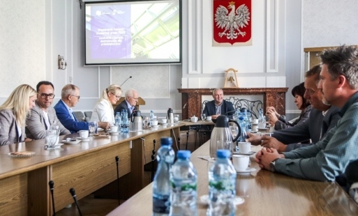 Zdjęcie do PSSE na posiedzeniu Rady Gospodarczej