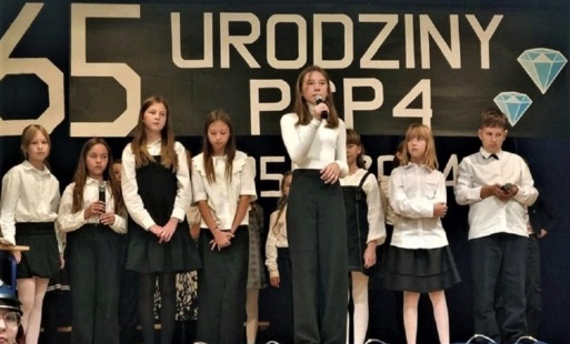 Zdjęcie do Wspomnień czar. 65-lecie Publicznej Szkoły Podstawowej Nr 4