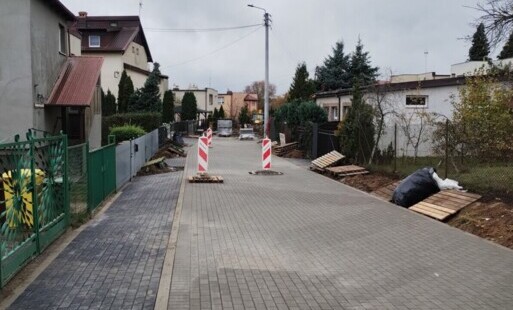 Zdjęcie do Miasto rozpoczyna budowę kolejnych dr&oacute;g dojazdowych w ulicy Kleeberga