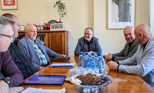Zdjęcie do Kolejne domostwa w Starogardzie zostaną  przyłączone do kanalizacji miejskiej. Prezydent podpisał umowę