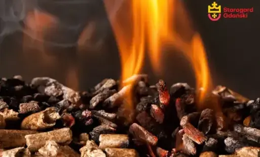 Palący się pellet.