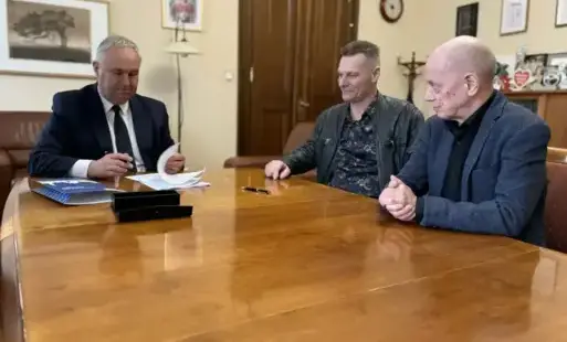 Zdjęcie do Poezja i muzyka z miejskim wsparciem