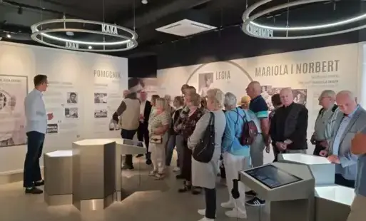 Zdjęcie do Seniorzy odkrywali Centrum Deyny. Kolejne spotkanie z inicjatywy radnego Wojciecha Pieleckiego