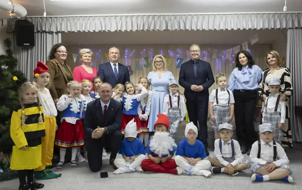 Zdjęcie do &bdquo;Bajeczka&rdquo; &ndash; historia przedszkola z tradycją świętuje...