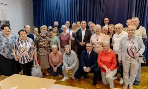 wspólne zdjęcie wszytskich uczetsników spotkań