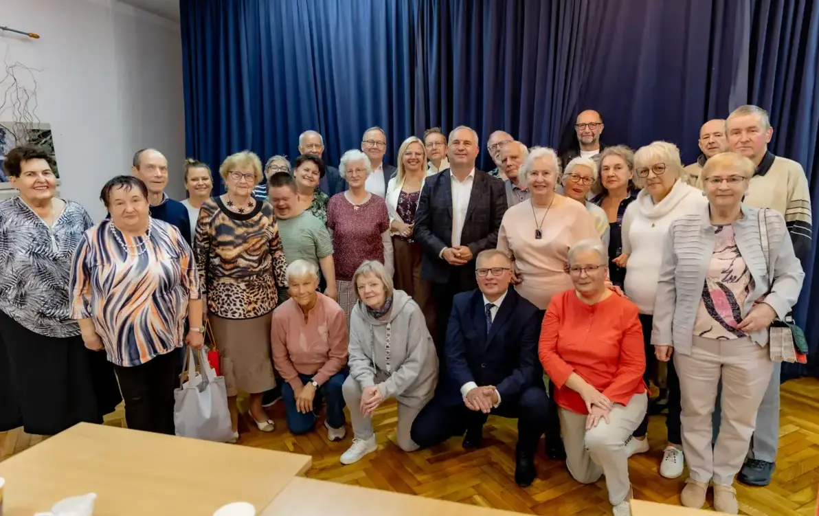 wspólne zdjęcie wszytskich uczetsników spotkań