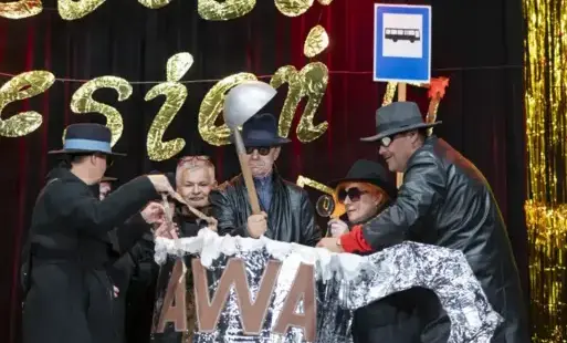 Zdjęcie do &bdquo;Złota jesień humorem się niesie&rdquo;. Integracja i radość na scenie