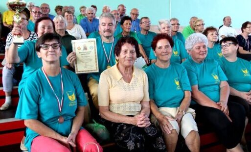 Zdjęcie do Seniorzy pokazali, że w zdrowym ciele zdrowy duch