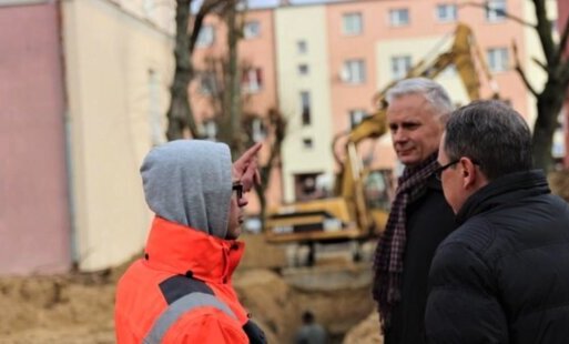 Zdjęcie do Prezydent na budowie