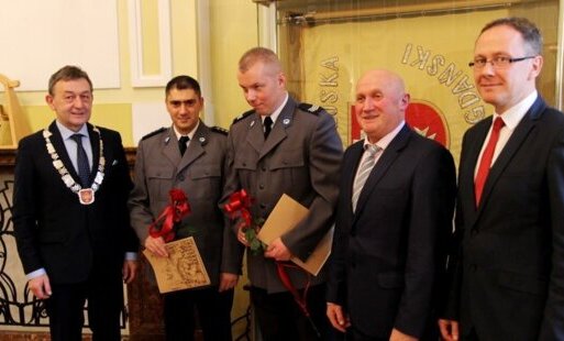 Zdjęcie do Stoją na straży porządku w mieście. Nagrody dla najlepszych policjant&oacute;w