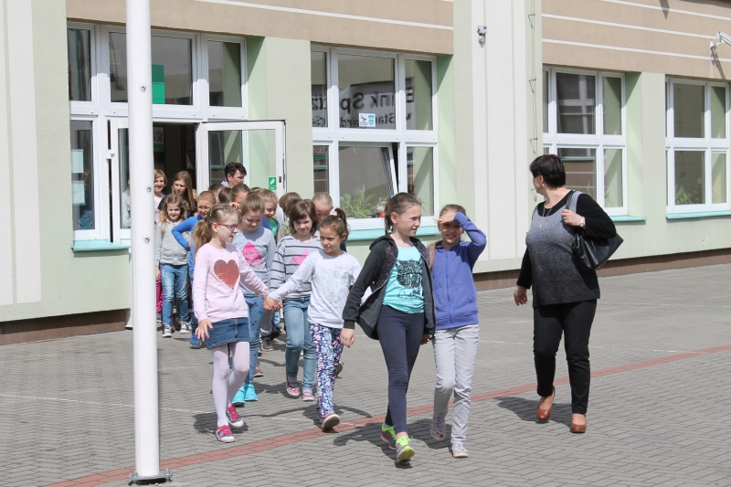 Szkoła Nr 3 Starogard Gdański Próbny alarm w PSP 3. Szkoła ewakuowana - Starogard Gdański - Tu rodzą
